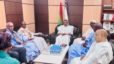 صورة رئيس حزب الإنصاف يتسلّم مهامه رسميًا في أجواء مؤسسية تعكس التداول والانضباط الحزبي