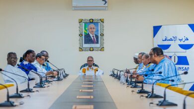 صورة رئيس حزب الإنصاف يلتقي باتحادي الحزب على المستوى الوطني