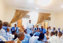 صورة منسق حزب الإنصاف في داخلت نواذيبو يعقد اجتماعًا موسعًا مع أقسام الحزب ويؤكد مواكبة تنفيذ برنامج فخامة رئيس الجمهورية