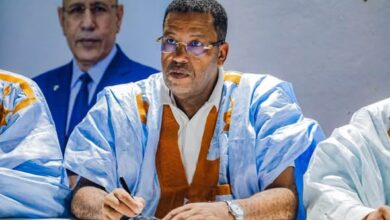 صورة منسق العمل الحزبي بولاية لبراكنة يستعرض أمام منتخبي ومناضلي مال في نواكشوط مستجدات العمل الحزبي ويدعو إلى التعريف بالإنجازات وآثارها التنموية