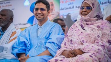 صورة منسق العمل الحزبي بنواكشوط الجنوبية يحضر مهرجانًا سياسيًا حاشدًا بمقاطعة الرياض